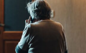 В Оренбурге пенсионерка распознала мошенников и не потеряла деньги