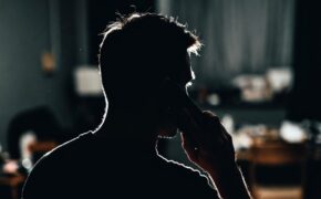 Оренбуржец лишился 52 тысяч рублей при продаже iPhone