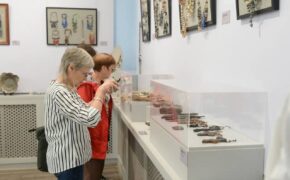 В Оренбурге открылась выставка керамики сербской художницы Катицы Лишки