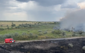 В Домбаровском районе тушат крупный пожар в степи