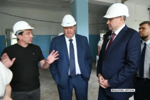 Солнцев оценил ход ремонта больницы в Медногорске