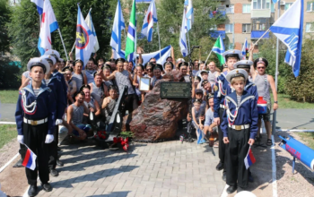 В Орске открыли памятный знак военным морякам