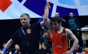 Борец из Оренбуржья впервые завоевал медаль чемпионата России