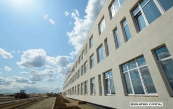 Евгений Солнцев: готовность школы в «Приуралье» достигла 60%