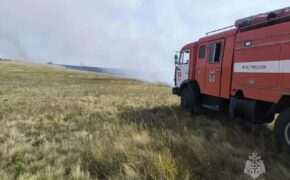 В Орске и Гайском округе тушат ландшафтные пожары
