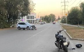 В Оренбурге 17-летний мотоциклист попал в больницу после ДТП
