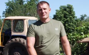 Оренбуржец после возвращения с фронта выращивает яблоневый сад