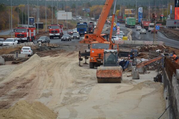 Развязку на улице Гаранькина в Оренбурге медленно, но делают