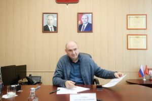 Солнцев поручил помочь ветерану СВО из Адамовского района и отремонтировать дороги