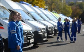 Медики Оренбуржья получили 32 новых автомобиля скорой помощи